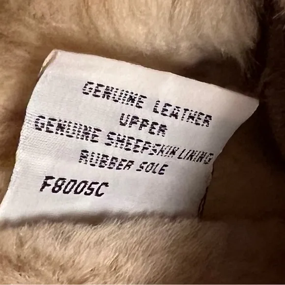 UGG Australia M9 #5270 Ultimate Short Suede Boots F8005C. Worn 1x. Superior cond