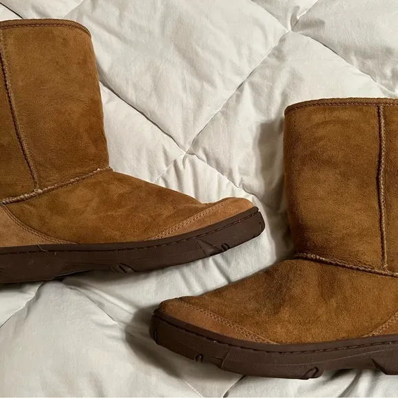 UGG Australia M9 #5270 Ultimate Short Suede Boots F8005C. Worn 1x. Superior cond