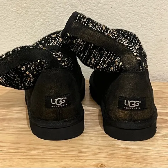 UGG Australia Women’s Lyla Classic Knit Metallic Boots Size 6