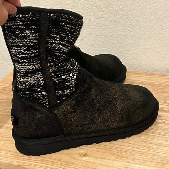 UGG Australia Women’s Lyla Classic Knit Metallic Boots Size 6