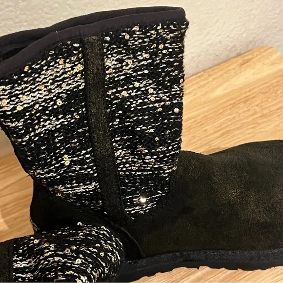 UGG Australia Women’s Lyla Classic Knit Metallic Boots Size 6