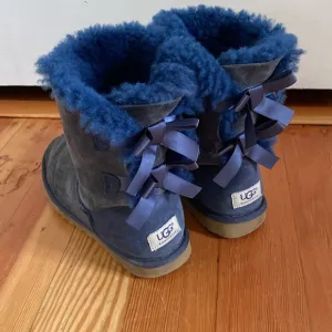 Ugg Blue Suede Bailey Bow Shearling Boots 6