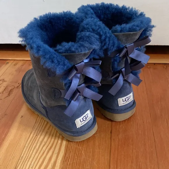 Ugg Blue Suede Bailey Bow Shearling Boots 6