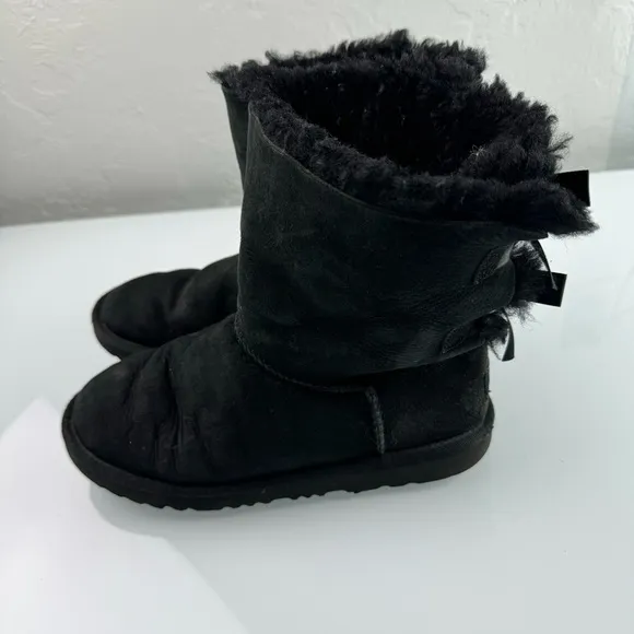 Ugg‎ Boots Bailey Bow ll Solid Black Fur Lined Bow Back Snow Winter Warm Knit