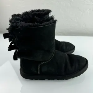 Ugg‎ Boots Bailey Bow ll Solid Black Fur Lined Bow Back Snow Winter Warm Knit