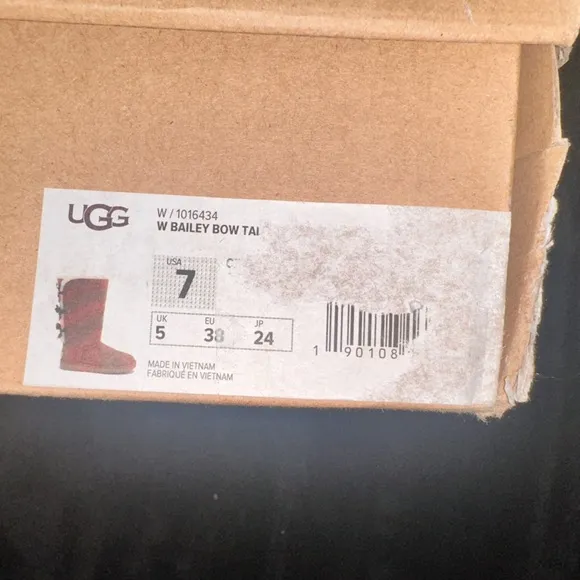 UGG Brown Winter Boots with Decorative Bows