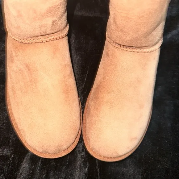 UGG Brown Winter Boots with Decorative Bows