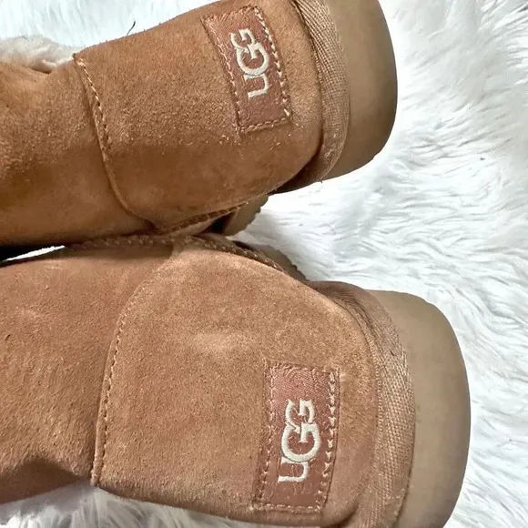 UGG | Chestnut Mid Calf Faux Sherpa Fur Metal Chain Boots | Size 8