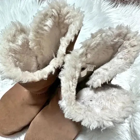 UGG | Chestnut Mid Calf Faux Sherpa Fur Metal Chain Boots | Size 8