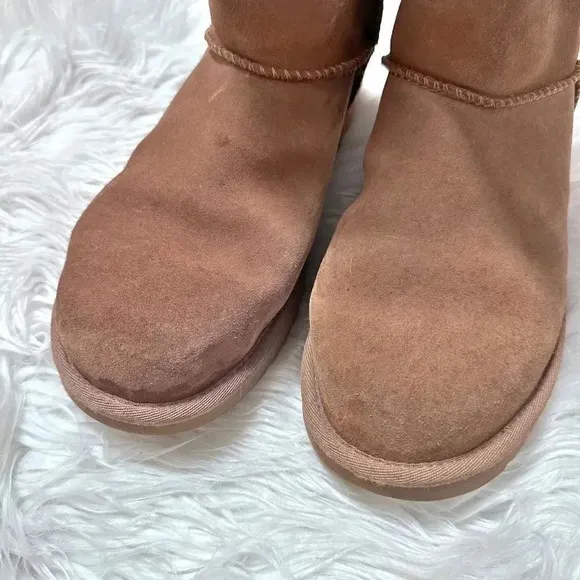 UGG | Chestnut Mid Calf Faux Sherpa Fur Metal Chain Boots | Size 8
