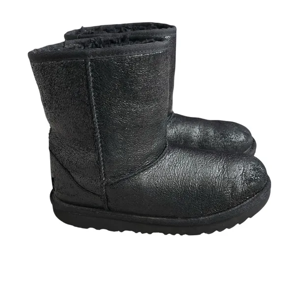 UGG Classic II Metallic Sparkle Boots Big Girls Size 5 Black Color Wool Lined