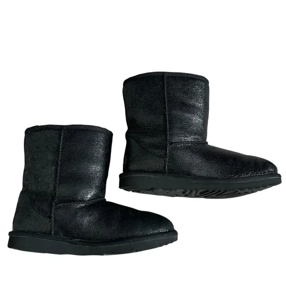 UGG Classic II Metallic Sparkle Boots Big Girls Size 5 Black Color Wool Lined