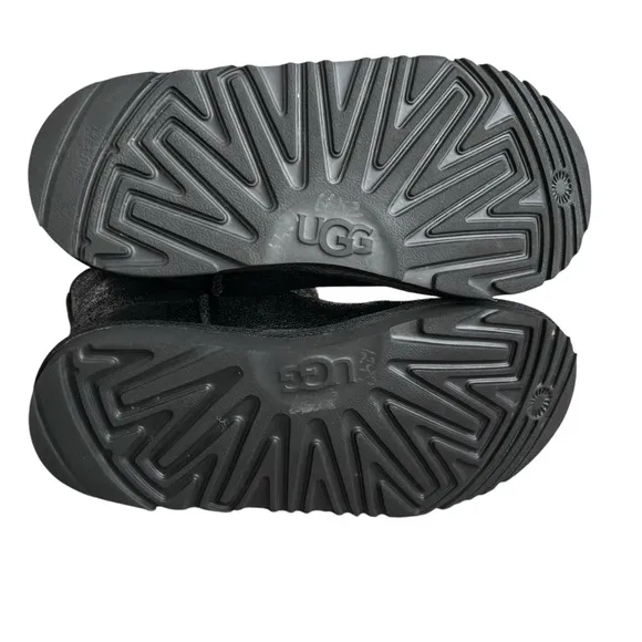 UGG Classic II Metallic Sparkle Boots Big Girls Size 5 Black Color Wool Lined
