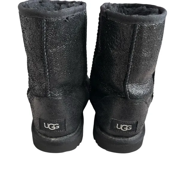 UGG Classic II Metallic Sparkle Boots Big Girls Size 5 Black Color Wool Lined