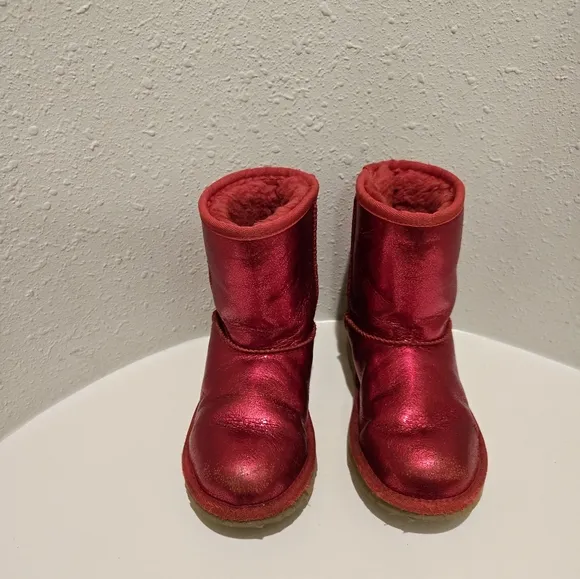 UGG Classic II Short Kids Metallic Sparkle Leather Red Boots Size 1