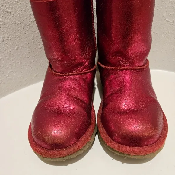 UGG Classic II Short Kids Metallic Sparkle Leather Red Boots Size 1