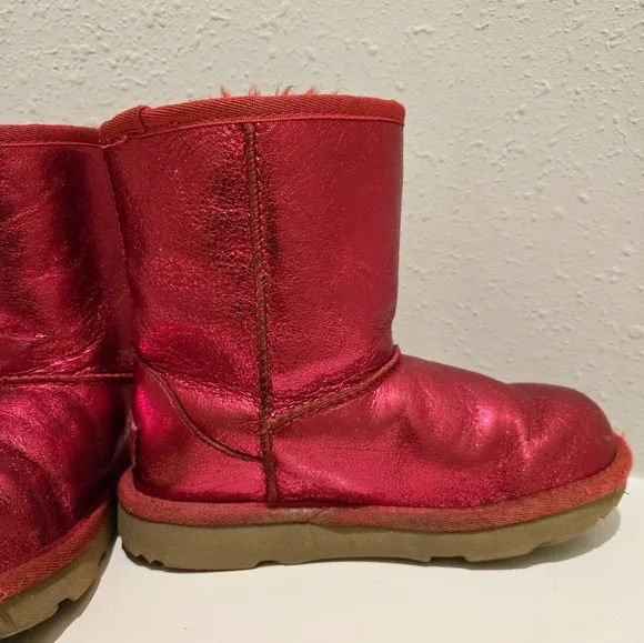 UGG Classic II Short Kids Metallic Sparkle Leather Red Boots Size 1