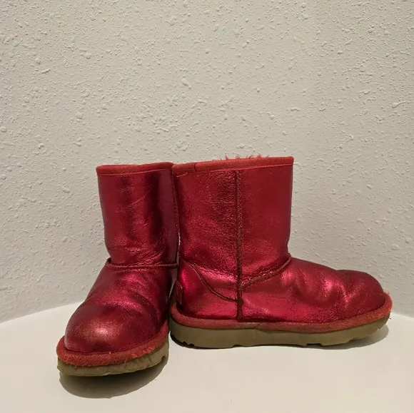 UGG Classic II Short Kids Metallic Sparkle Leather Red Boots Size 1