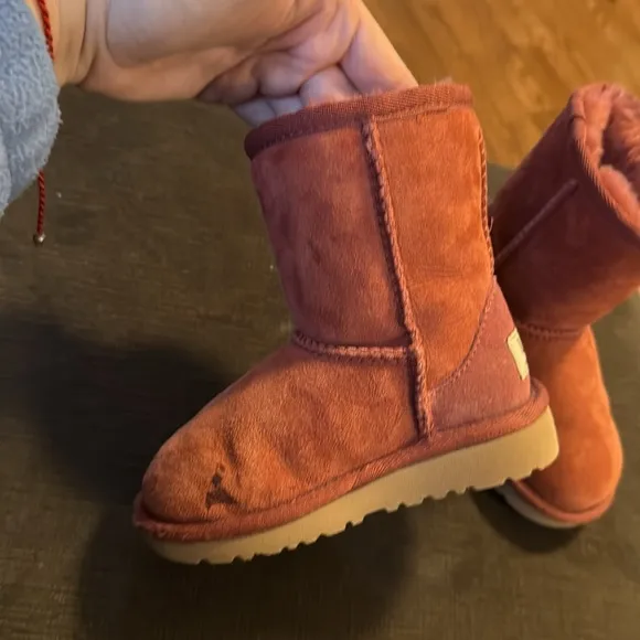 UGG Classic II Toddler Boots Size 8 USA