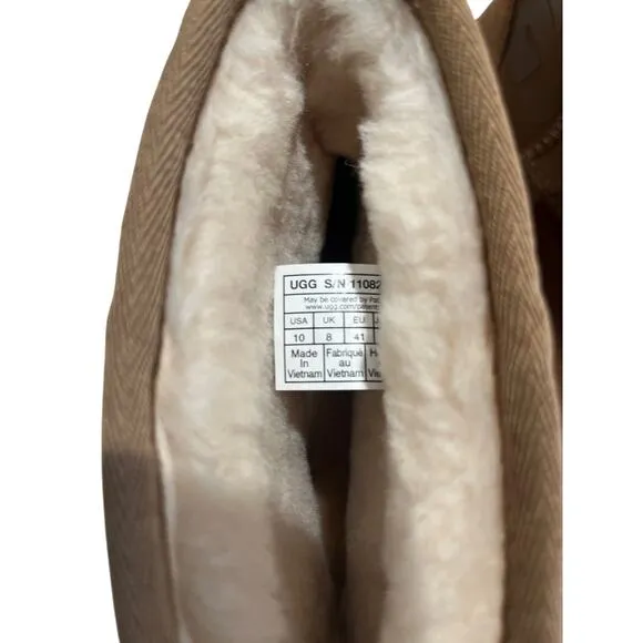 UGG Classic Mini UGG Rubber Logo Boots Women's Size 10 EU 41 Cozy Warm MSRP $160