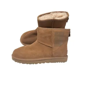 UGG Classic Mini UGG Rubber Logo Boots Women's Size 10 EU 41 Cozy Warm MSRP $160
