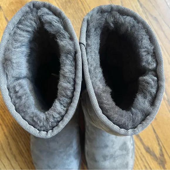 UGG Classic Short Grey Boots Size 7