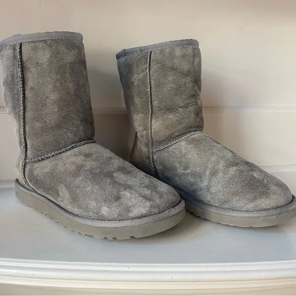 UGG Classic Short Grey Boots Size 7
