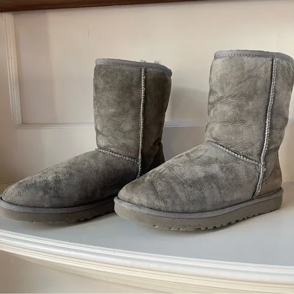 UGG Classic Short Grey Boots Size 7
