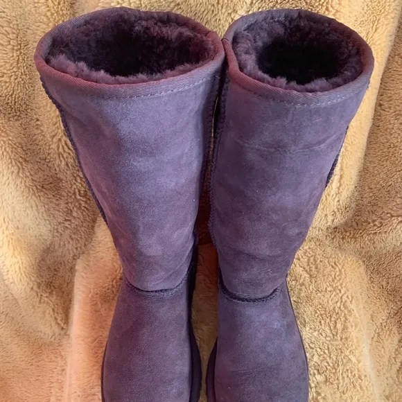 Ugg Classic Tall Dark Brown Boots Women’s Size 6