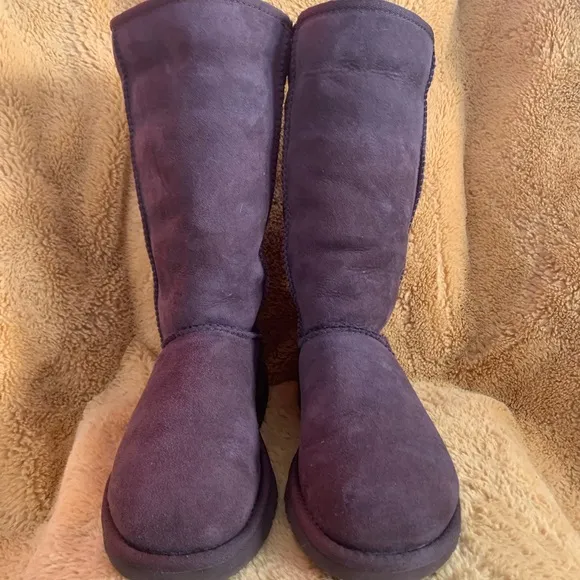 Ugg Classic Tall Dark Brown Boots Women’s Size 6