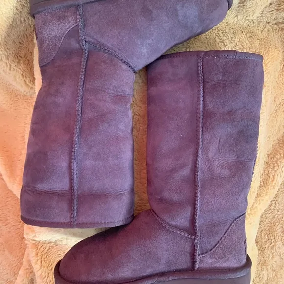 Ugg Classic Tall Dark Brown Boots Women’s Size 6