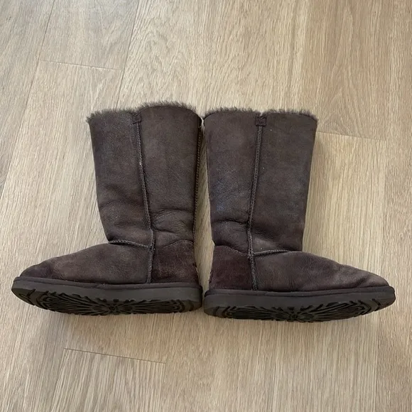 Ugg Cozy Brown Button-Up Sherpa Lined Mid Calf Women's Boots Size 7