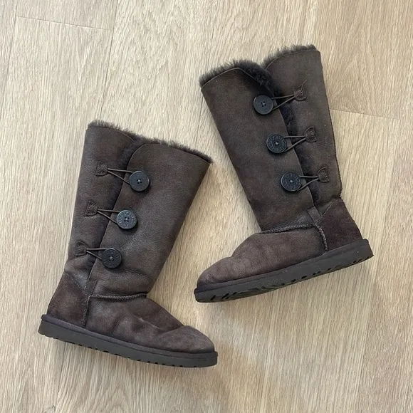 Ugg Cozy Brown Button-Up Sherpa Lined Mid Calf Women's Boots Size 7