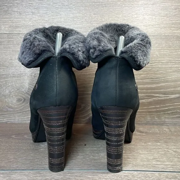 Ugg Dandylion Black Leather Women’s Sz 9.5 Gray Sheepskin Fold Over 4” Heel Boot