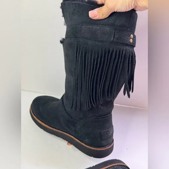 UGG Dauphine US Size 7 Woman Dark Blue Fringe Boots Fall Winter