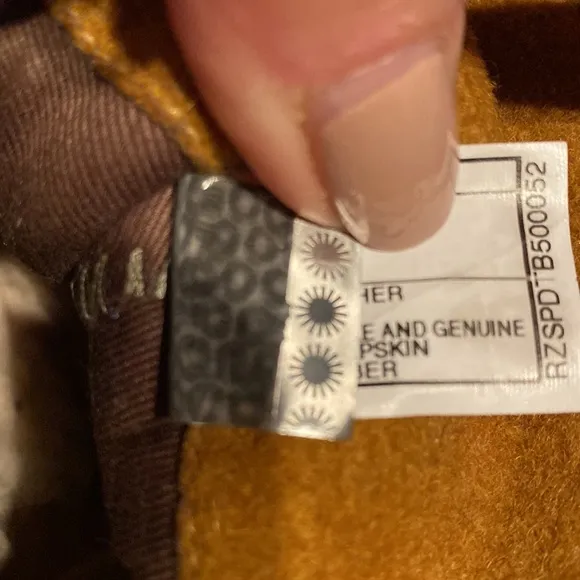 Ugg Distressed Warm Brown Suede Yellow Logo Wool Sheepskin Lining Boots