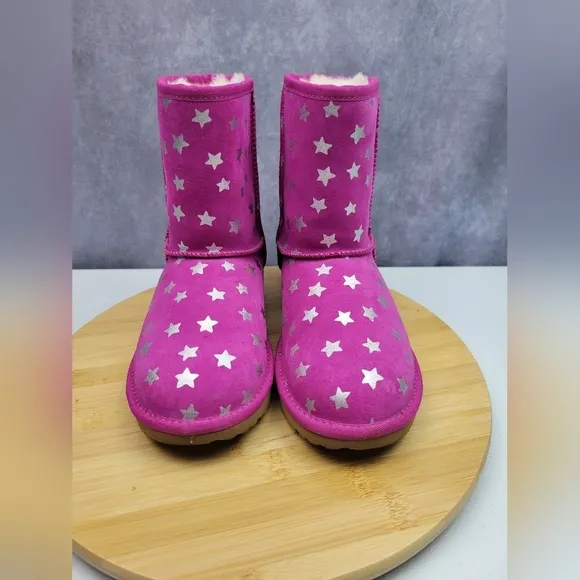 UGG Girls Fleecy Velvet Leathet Warm Faux Fur  Pink Boots with Stars Size 5