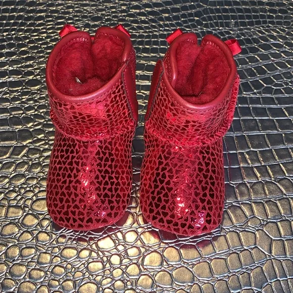 UGG Jesse Bow II Gel Hearts Baby Girl size 2/3 Boots