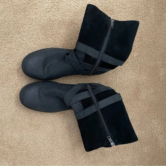 UGG | Lorna Buckle Black Waterproof Leather Harness Buckle Boot
