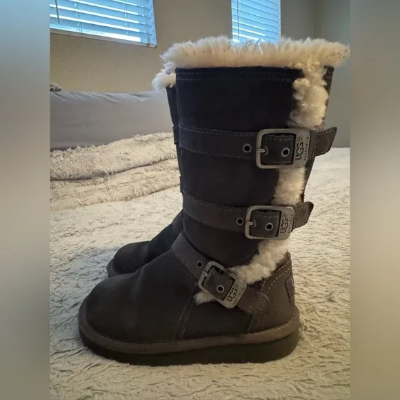 UGG Maddi Girls Toddler Size 10 Gray &amp; Cream Boots Cozy and Durable (EUC)