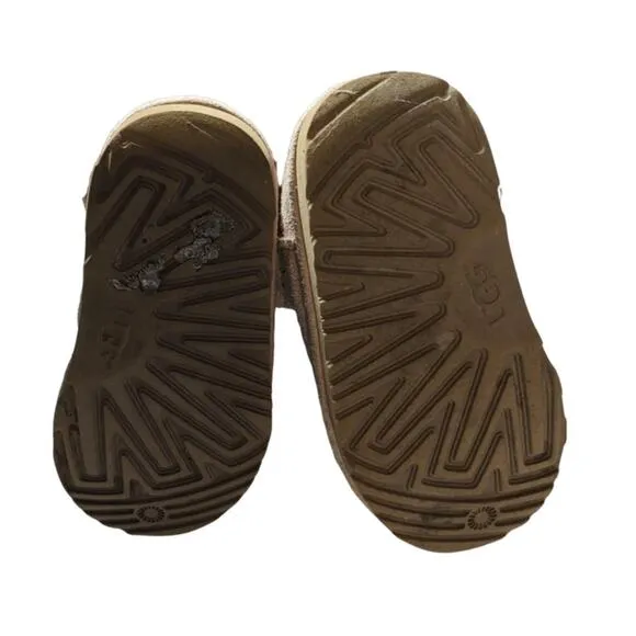 UGG mini baily bow II  kid's Size 9 in Pink