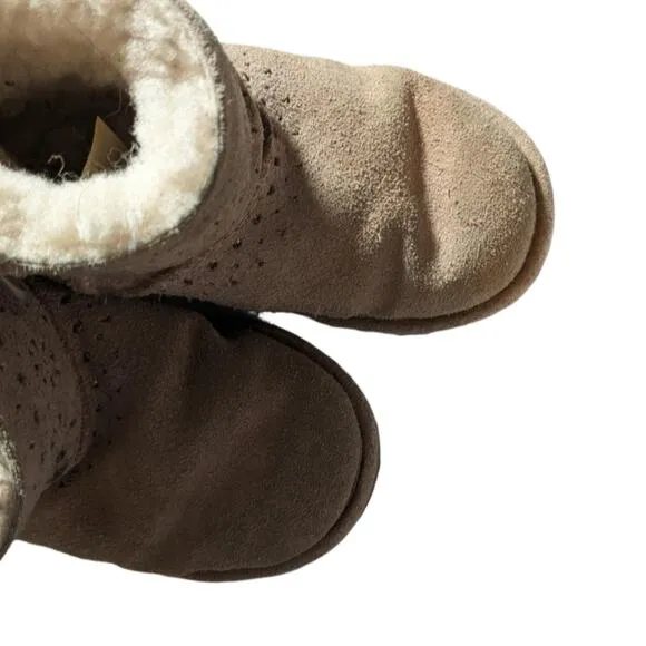 UGG mini baily bow II  kid's Size 9 in Pink
