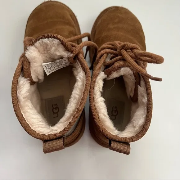 UGG Neumel Chromatic Shoes Chestnut Big Kids Size 3 Iridescent Chukka Rainbow