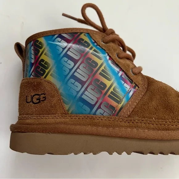 UGG Neumel Chromatic Shoes Chestnut Big Kids Size 3 Iridescent Chukka Rainbow