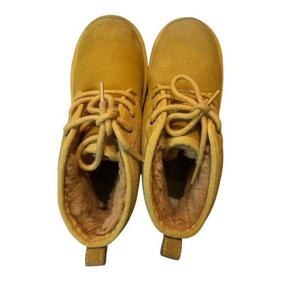 UGG Neumel II Canary Suede Women’s /Junior's Ankle Chukka Boots Sz 4 US/ 36 EU
