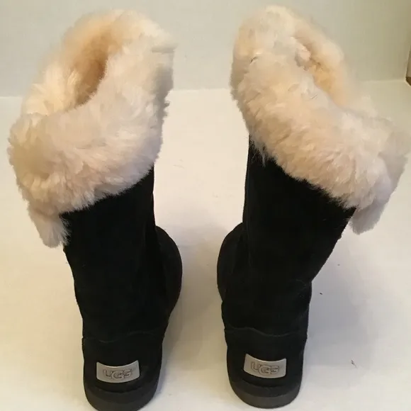 UGG Plumdale Charm Boots Size 6