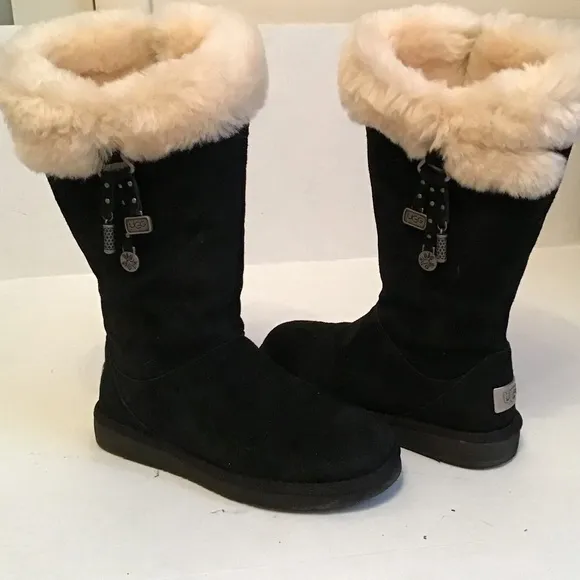 UGG Plumdale Charm Boots Size 6