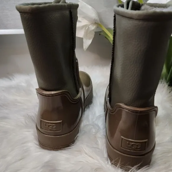 UGG Raincloud Lace Boots Olive Green Women new