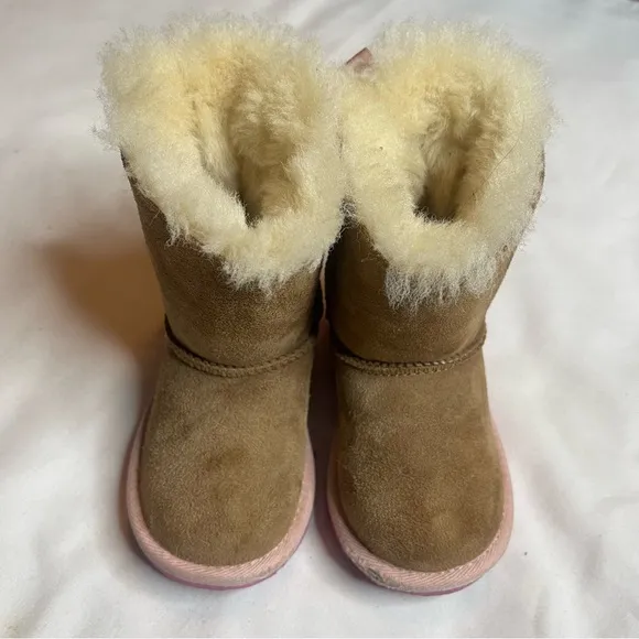 UGG T Mini Baley Bow 11 winter 🥶  baby toddler boots