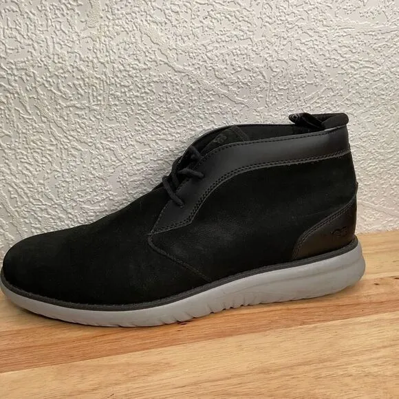 UGG Union Men's size 11 Waterproof Chukka Boots Leather Black Worn once #11049